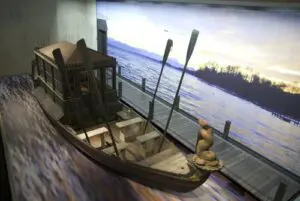 Das historische Prunkschiff “Delphin” im Museum Starnberger See